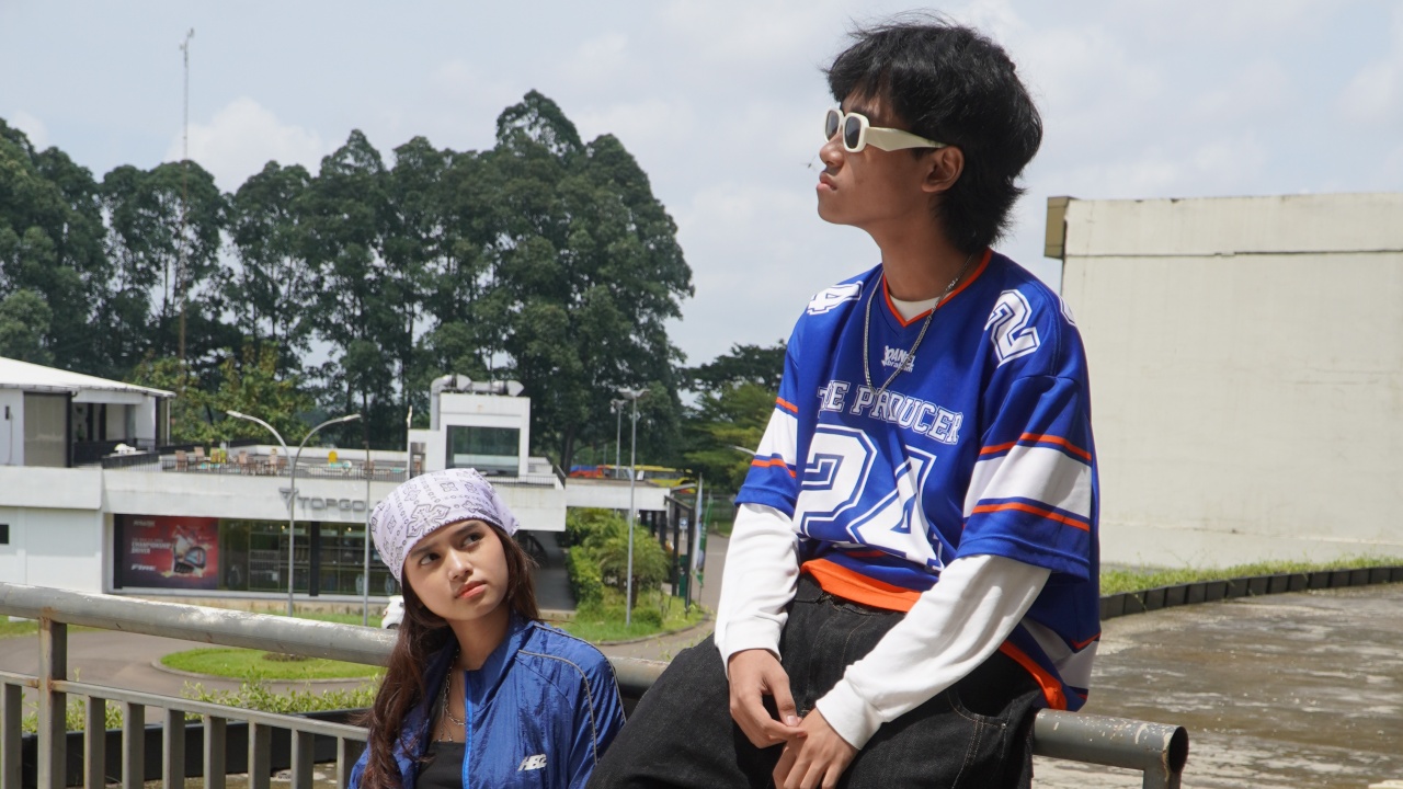 Daniel Abraham Angkat Isu Gaya Hidup Gen Z di Single 'BUKAN CUMA SEKALI'