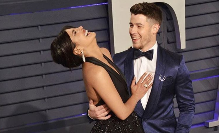 Hampir Terjatuh dari Tangga, Priyanka Chopra Diselamatkan Suami Tercinta