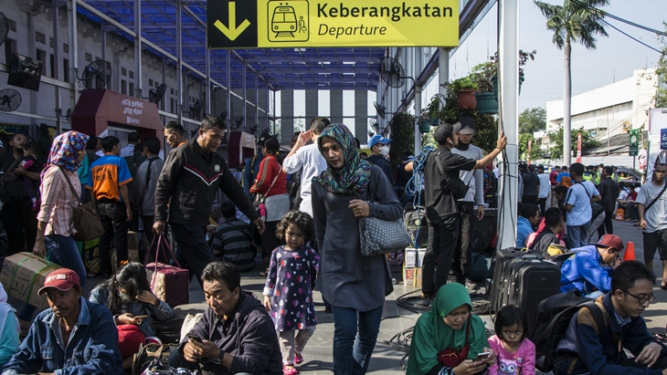 Wakapolri Tinjau Stasiun Senen