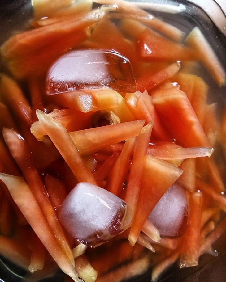 Gohu dengan tambahan es. (Foto: https://www.instagram.com/doudytatipang/)