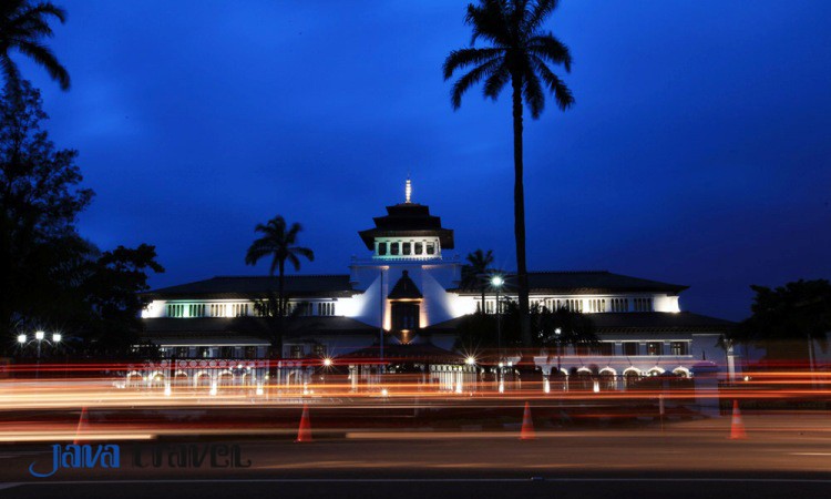 Buka Usaha di Bandung, Ini Perizinan Yang Harus Diurus Pengusaha