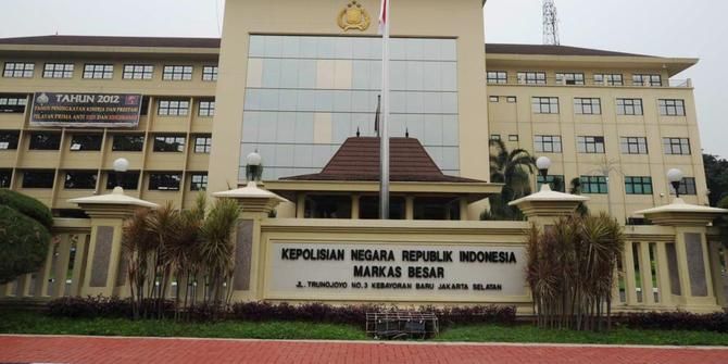 Bagi-bagi Masker, Pengamat Nilai Polri Cari Panggung di Tengah Wabah Corona