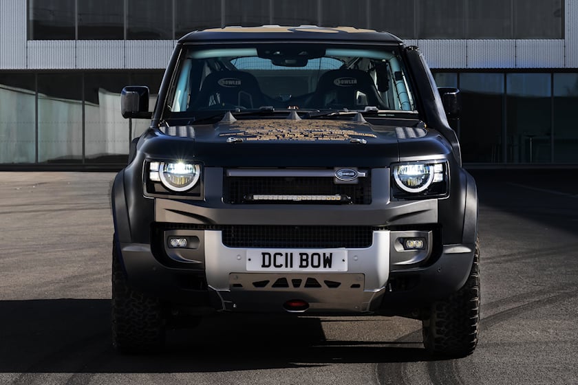 Land Rover Defender 90 Rayakan 60 Tahun Film James Bond