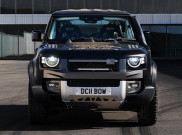 Land Rover Defender 90 Rayakan 60 Tahun Film James Bond
