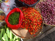 Update Harga Komoditas Pangan Jumat (26/12): Cabai Rawit Merah Makin 'Pedas' di Kantong!