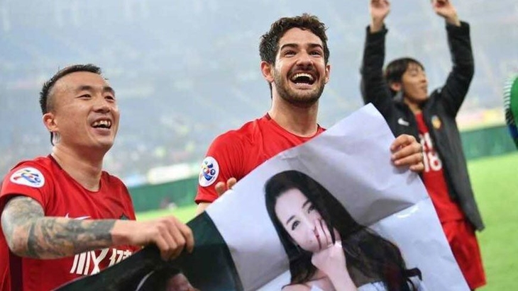 Mengenal Dilraba Dilmurat yang Buat Eks Pesepak Bola AC Milan Klepek-klepek