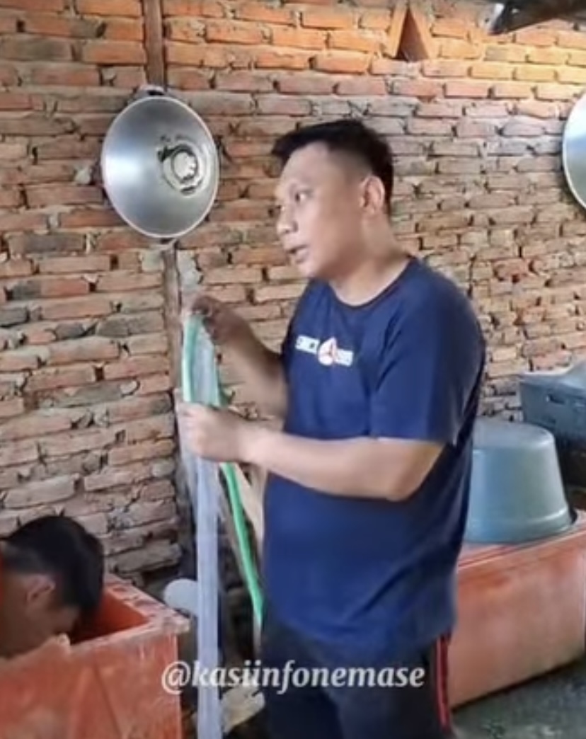 Jungkir Balik Nasib Wahyudin Moridu setelah Dipecat, Gagal Rampok Duit Negara Malah Jualan Es Batu