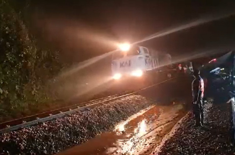 Jalur Kereta Api Karanggandul-Karangsari Sudah Bisa Dilalui