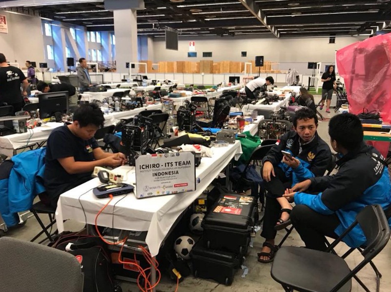 Bikin Bangga Indonesia, Ichiro dan Barelang FC Juara Dunia Robocup 2018