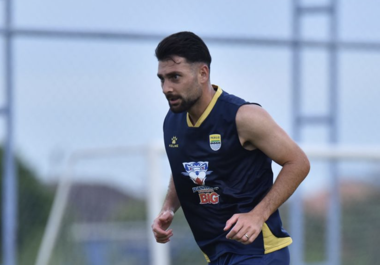 Berbekal Pengalaman di Liga Thailand, Bek Persib Frans Putros Beri Pandangan soal Bangkok United