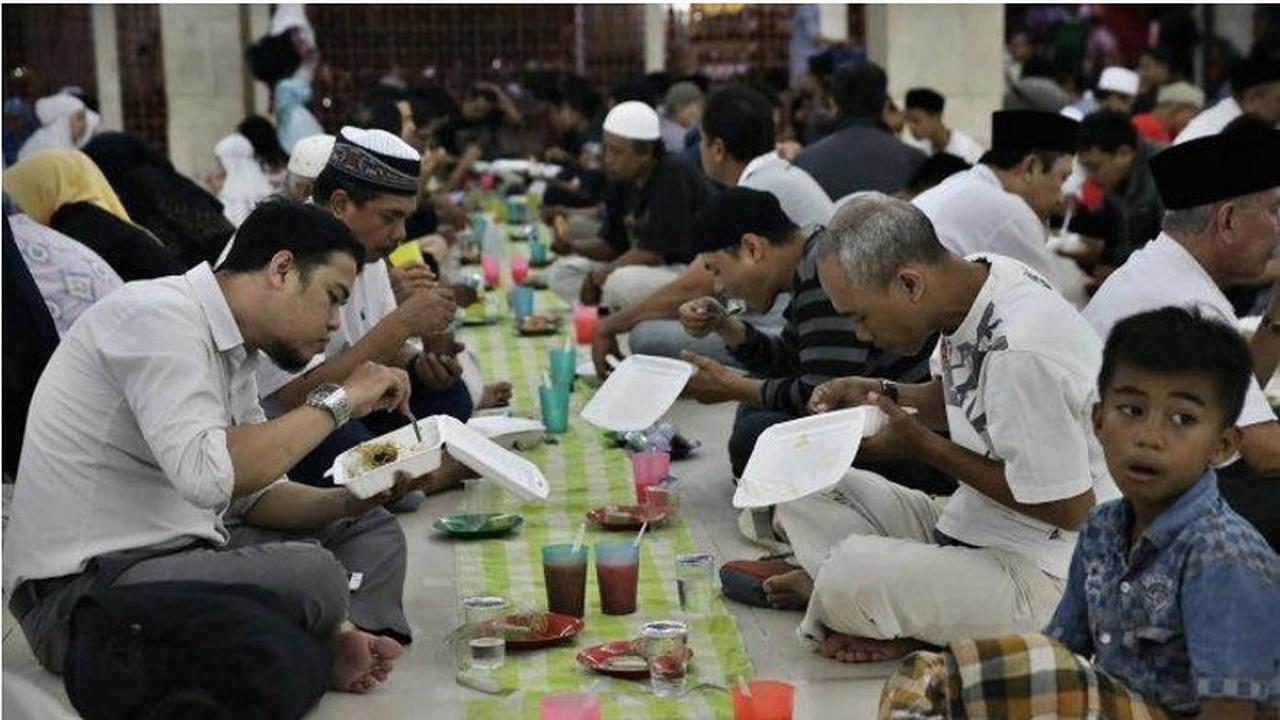 Mengenal Tradisi Jaburan, Budaya Berbagi Makanan saat Ramadan di Tanah Jawa