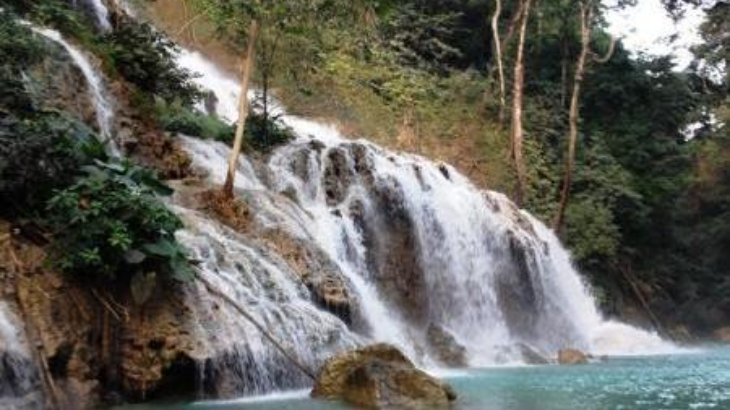 Air Terjun Lapopu di Sumba Barat
