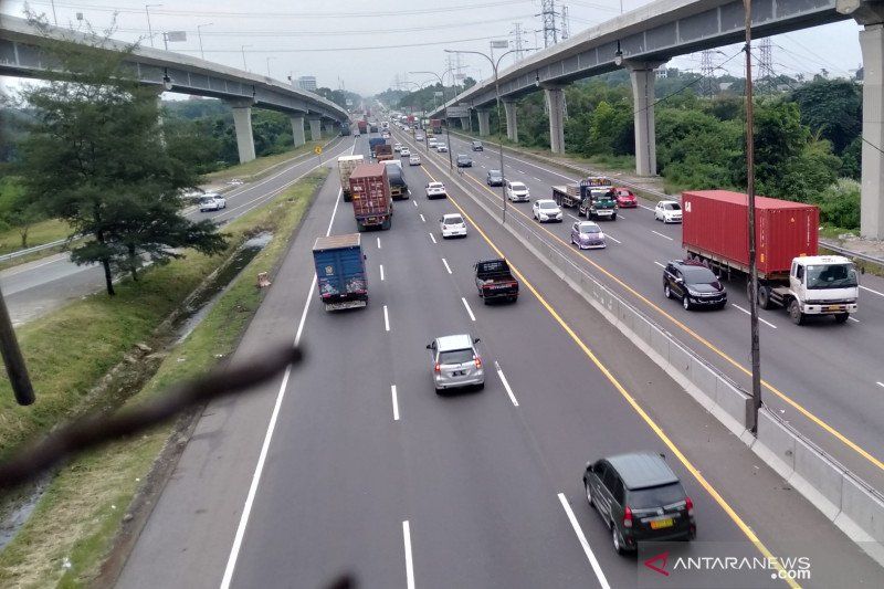 Jalan Tol. (Foto: Antara)