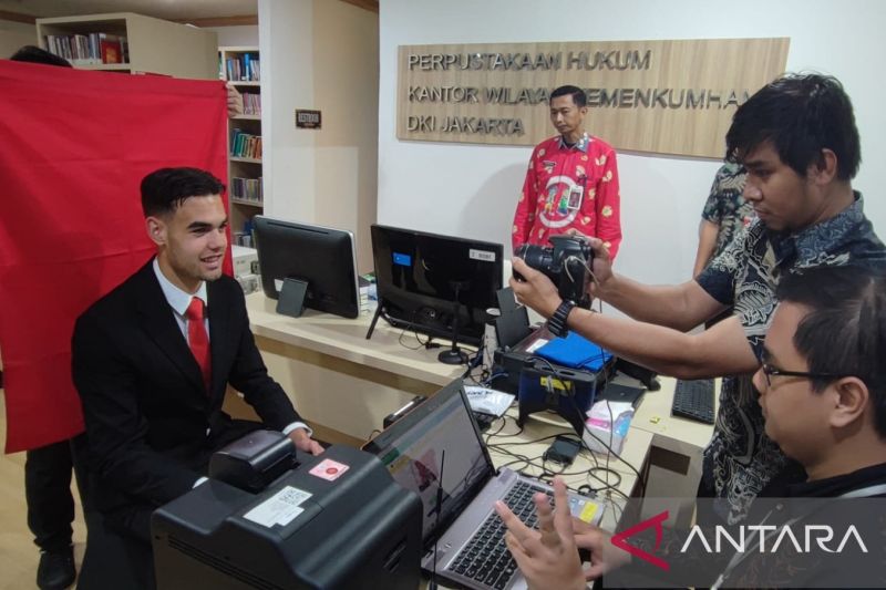 Calon Striker Muda Timnas Jens Raven Ucapkan Sumpah Menjadi WNI