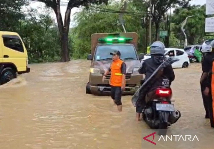 Jalan ke Rumah Prabowo Banjir, Tim Gabungan Diterjunkan Air Langsung Surut