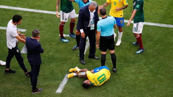 Tiru Aksi Neymar, Siswa Home Farm School Dilarang Bermain Bola