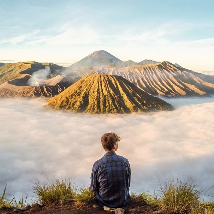 Gunung Bromo (Mount Bromo) Gunung Bromo termasuk dalam kawasan Taman Nasional Bromo Tengger Semeru. (Foto: instagram/cannonmatt)