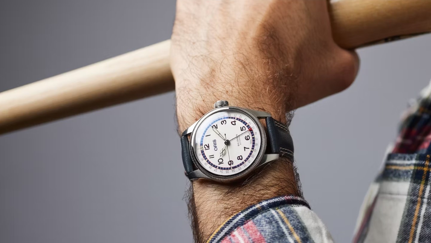 Oris Luncurkan Big Crown Pointer Date untuk Hormati Legenda Bisbol Hank Aaron