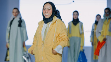 Risa Maharani Tampilkan Koleksi Terbaru di Jakarta Fashion Trend 2019