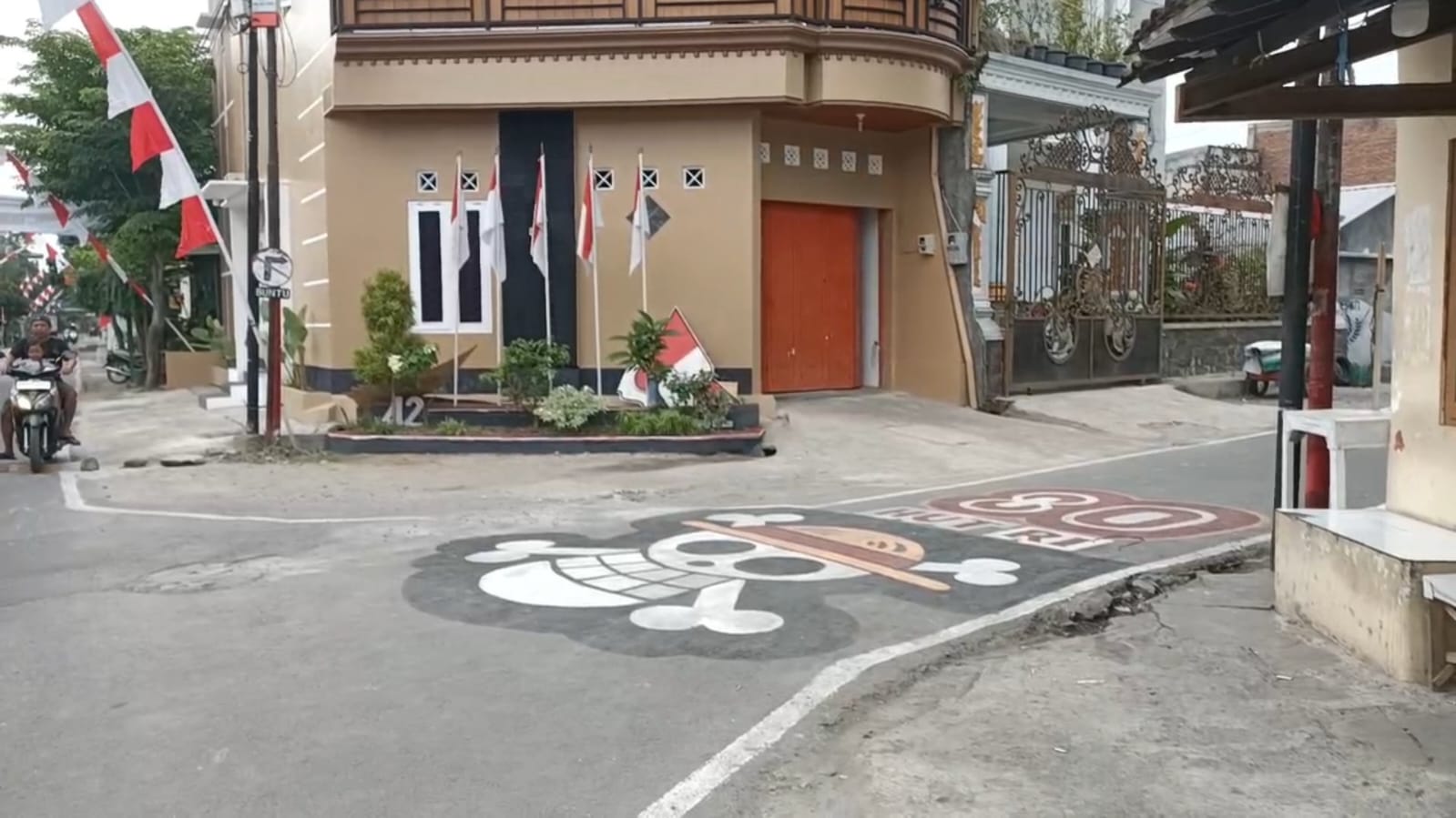 Selain Bendera, Mural One Piece Mulai  Terlihat di Jawa Tengah 