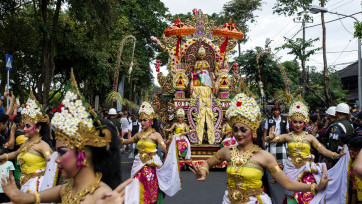 Kemeriahan Pawai Pembukaan Pesta Kesenian Bali Ke-40