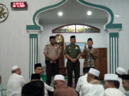 Rajut Persatuan Umat, TNI Gelar Tarawih Keliling