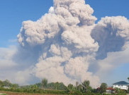 Gunung Sinabung Erupsi, Jarak Luncur hingga 1.000 Meter Arah Selatan