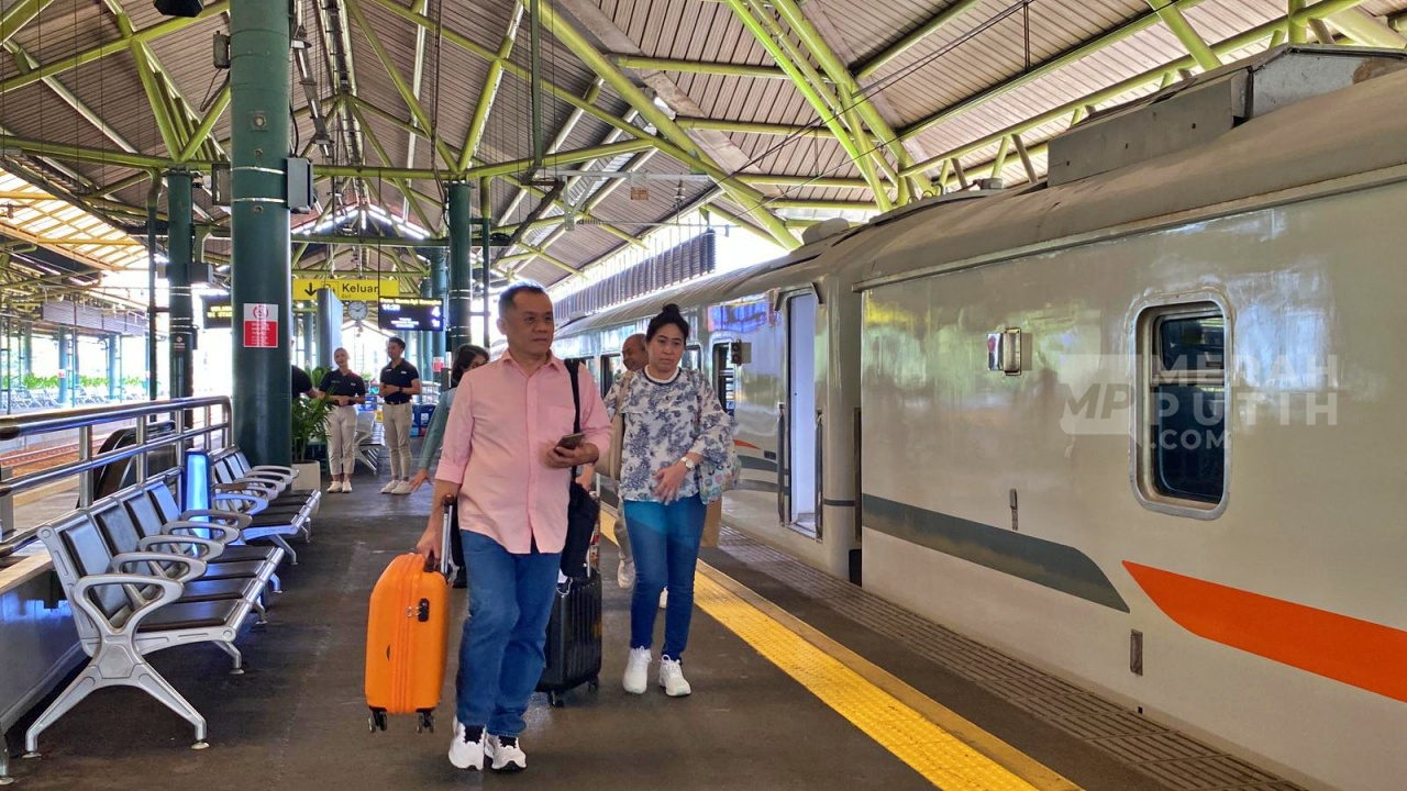 Ribuan Orang Tinggalkan Jakarta Pakai Kereta Api Saat Libur Pencoblosan Pilkada