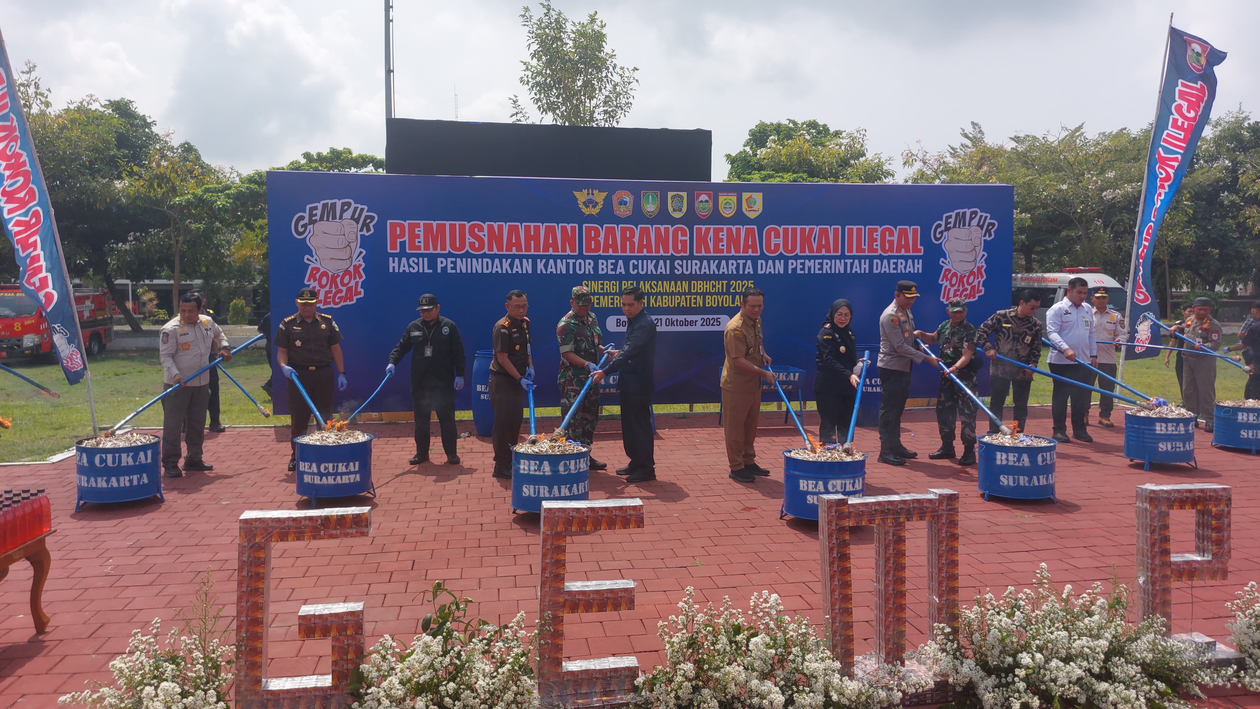 Bea dan Cukai Solo Musnahkan 12 Juta Rokok dan Alkohol Ilegal, Rugikan Negara Rp 12 Miliar