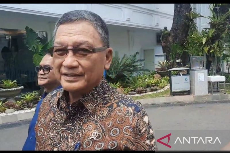 Dikabarkan Mau Dicopot, Menteri ESDM: Tunggu Aja