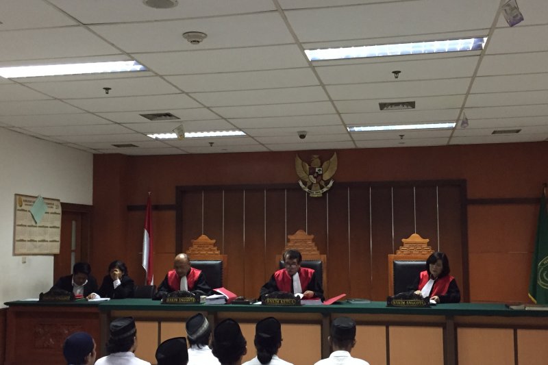 Sidang perdana tersangka kasus kerusuhan 21-22 Mei di Pengadilan Negeri Jakarta Barat, Selasa (13/8/2019). (ANTARA News/Shofi Ayudiana)	