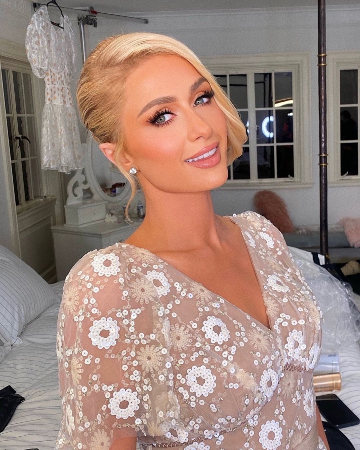 Paris Hilton Gelar Pesta Tahun Baru Virtual di Metaverse
