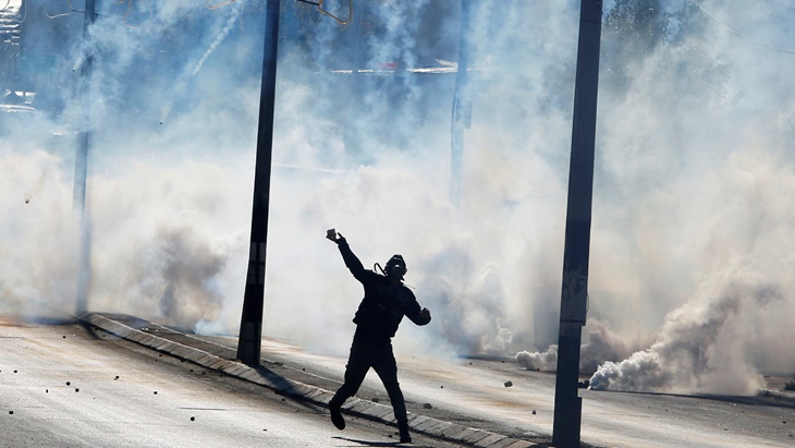 Tentara Israel Bubarkan Aksi Protes Rakyat Palestina dengan Granat