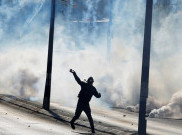 Tentara Israel Bubarkan Aksi Protes Rakyat Palestina dengan Granat