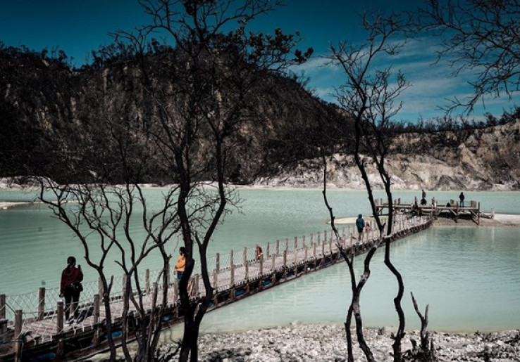Menjelajah Wisata Kawah Putih di Era New Normal Bersama Travel Trip