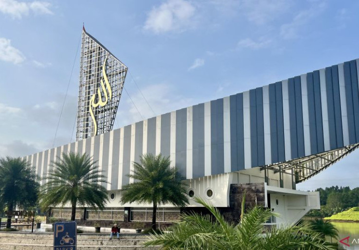Masjid Perahu Cilacap, Ruang Jeda Pemudik di Penatnya Jalur Selatan 