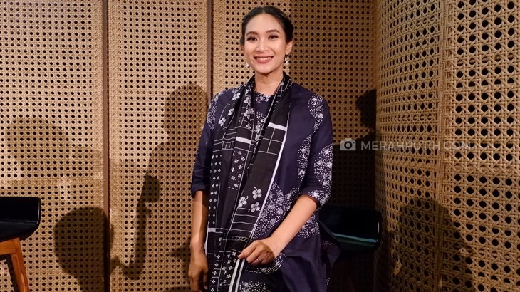 Pentingnya Momen Hari Ibu Bagi Happy Salma