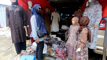 Warga Berburu Busana Muslim di Pasar Tasik Jelang Hari Raya Idul Fitri 1447 H