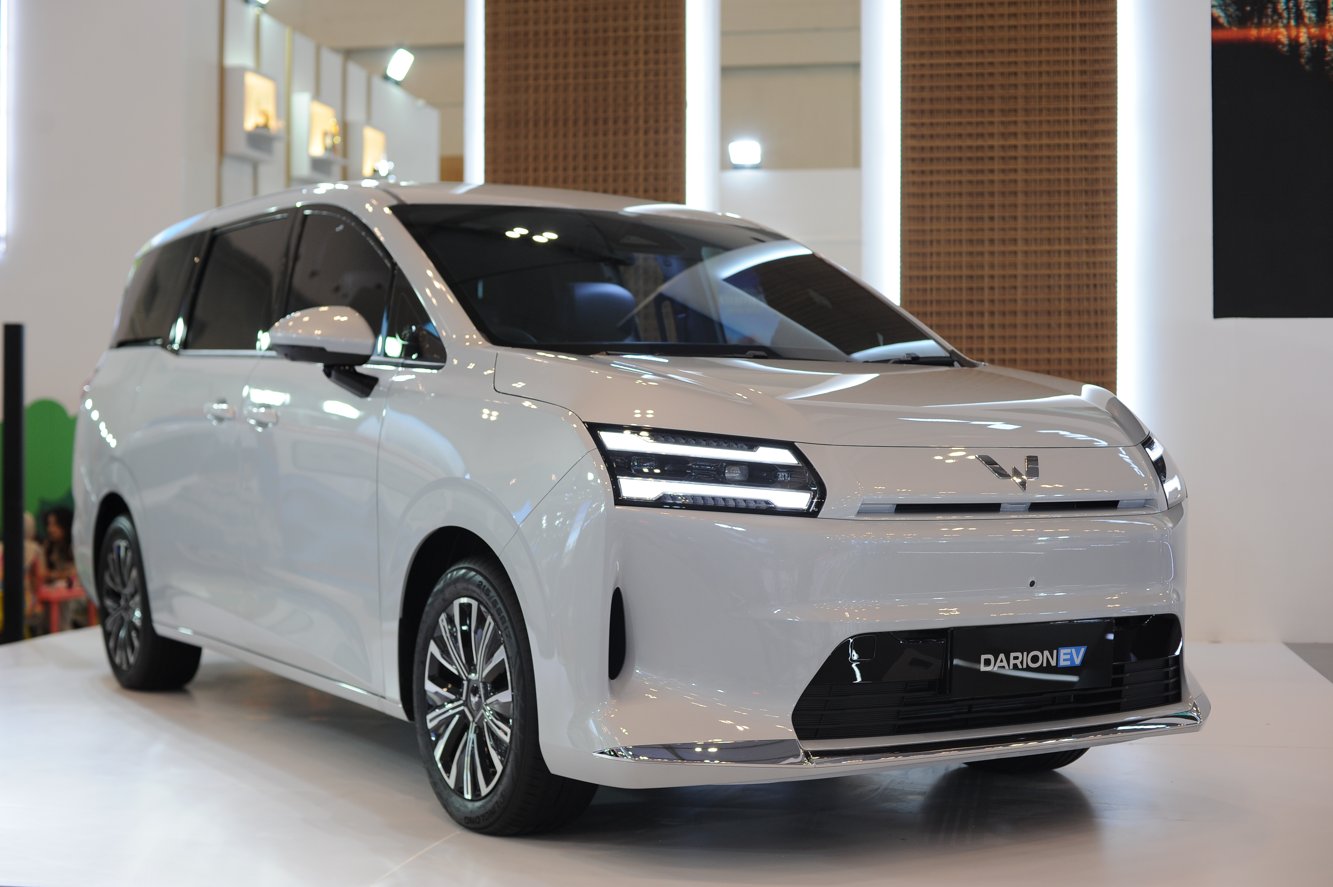 Wuling New Alvez bawa desain eksterior modern