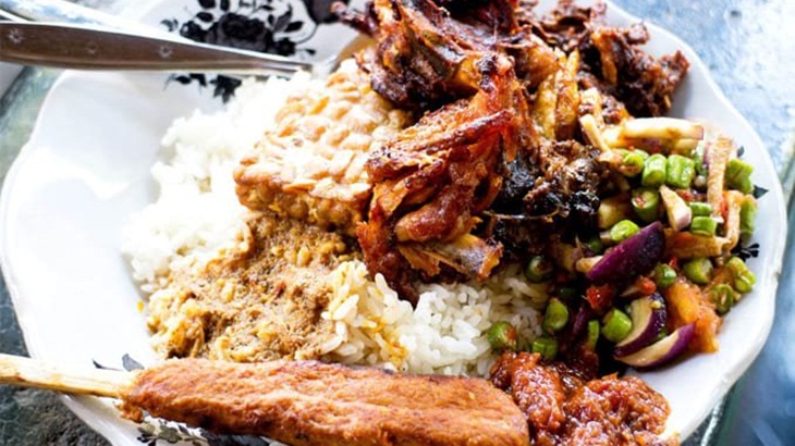 Nasi Campur Sukaraja, Penggemar Kuliner NTB Dijamin Puas