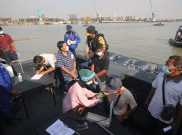 Vaksinasi Daerah Pesisir, Para Nelayan Disuntik di Atas Kapal