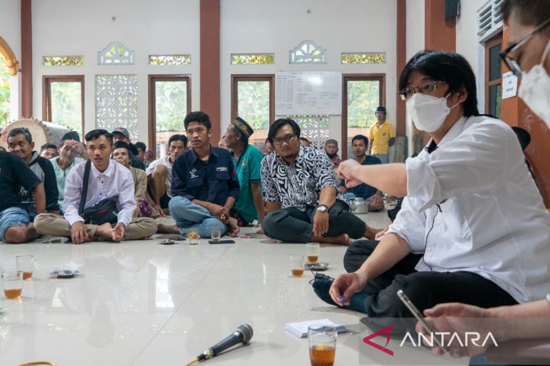 Tim Kantor Staf Presiden (KSP) menemui Warga Desa Wadas Kecamatan Bener, Purworejo, Jawa Tengah, sebagaimana siaran pers diterima di Jakarta, Minggu (13/2/2022). ANTARA/HO-Kantor Staf Presiden