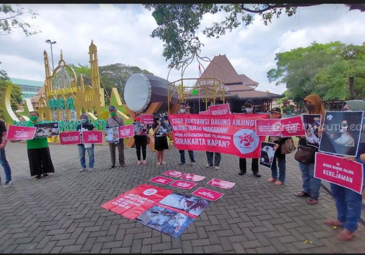 Gibran Didesak Setop Perdagangan Anjing untuk Dimakan