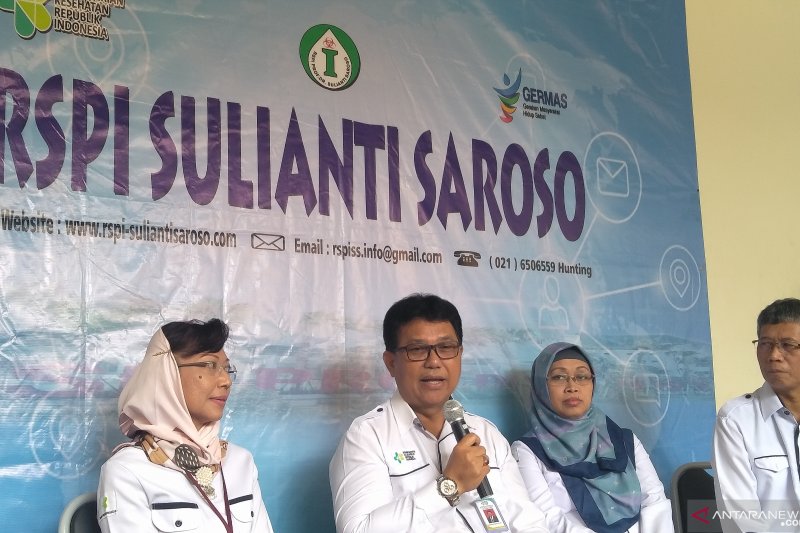 Direktur Utama Rumah Sakit Penyakit Infeksi Sulianti Saroso Mohammad Syahril memberikan keterangan pers terkait pasien suspek dan positif virus corona (Covid-19) di Jakarta, Kamis (5/3/2020). (ANTARA/Devi Nindy)