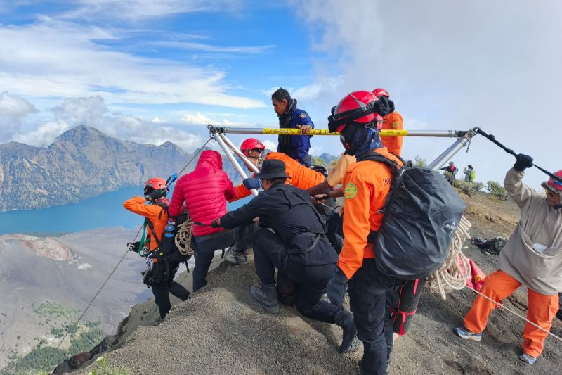 Pendaki Asal Brasil Meninggal di Rinjani, Komisi V DPR akan Panggil Basarnas 