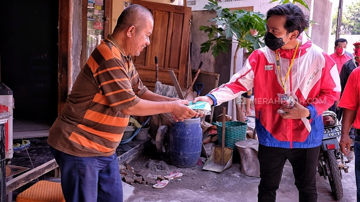 Dituding Politik Uang dan Anak PKI, Gibran: Saya Fokus Blusukan