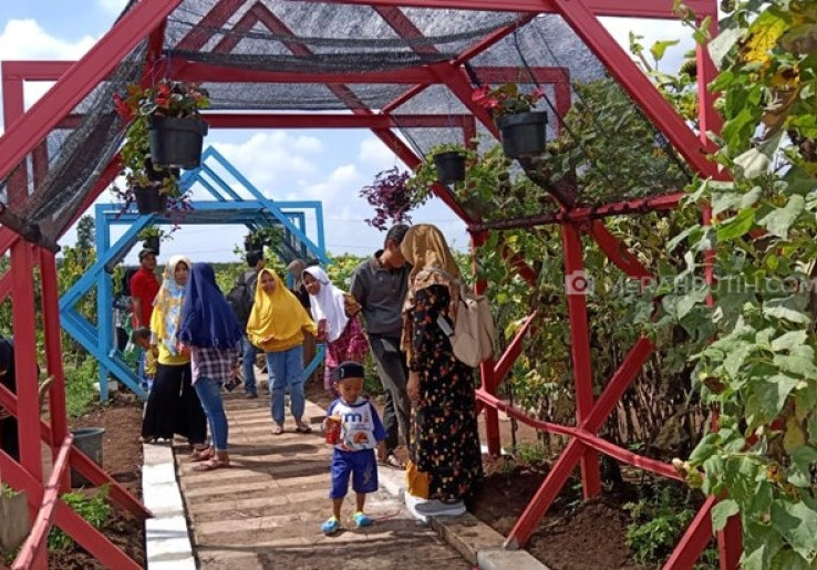 Situ Bolong Jadi Destinasi Wisata Anyar di Indramayu