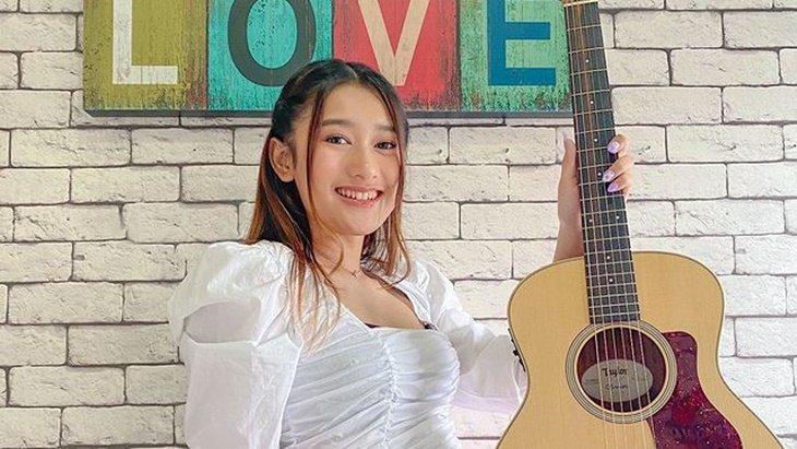 Nyanyikan Lagu Orang Lain, Amanda Caesa Mencoba Keluar dari Zona Nyaman