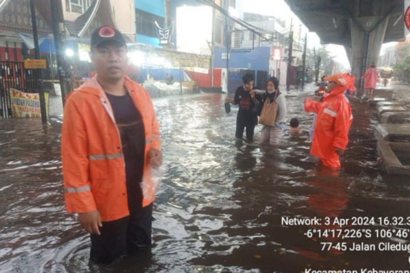 Banjir 160 Cm Landa Cilandak Timur