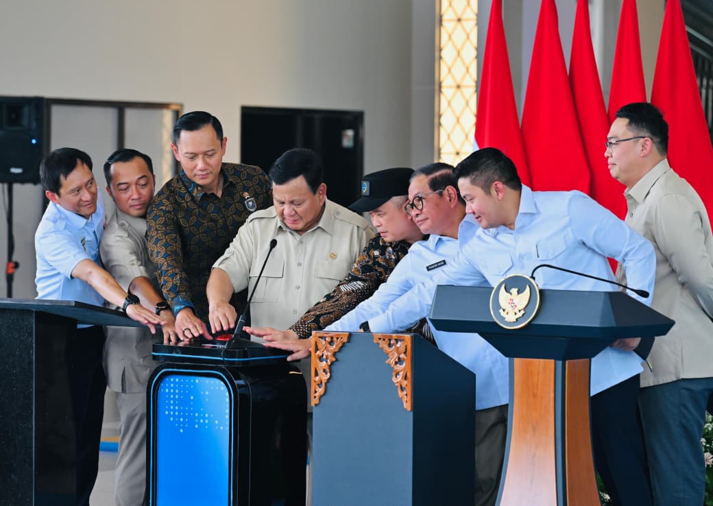 Momen Presiden Prabowo Subianto Resmikan Stasiun Tanah Abang Baru
